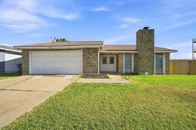 4205 Longstraw Drive, Fort Worth, TX 76137