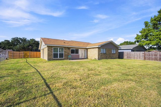 4205 Longstraw Drive, Fort Worth, TX 76137