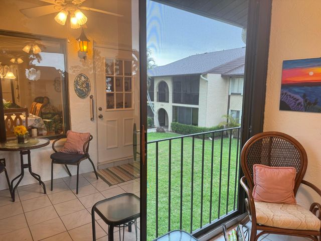417 Pine Glen Lane C-2, Greenacres, FL 33463