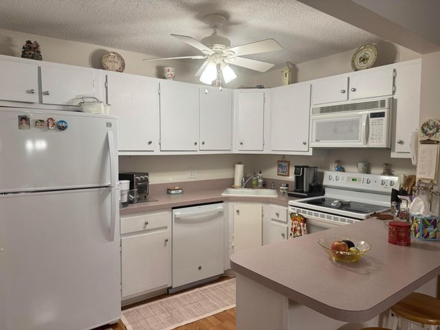 417 Pine Glen Lane C-2, Greenacres, FL 33463