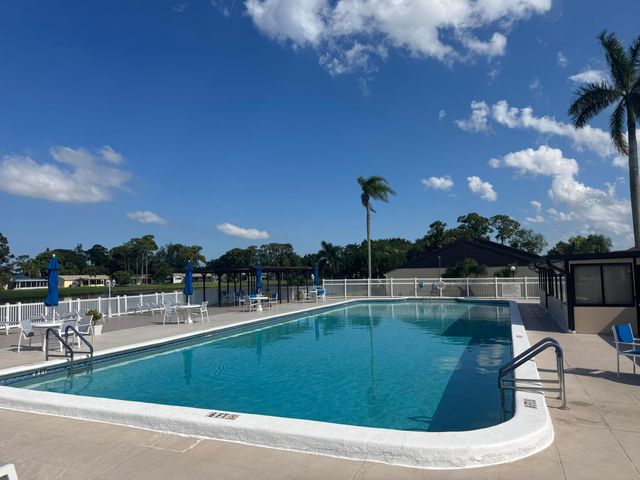 417 Pine Glen Lane C-2, Greenacres, FL 33463