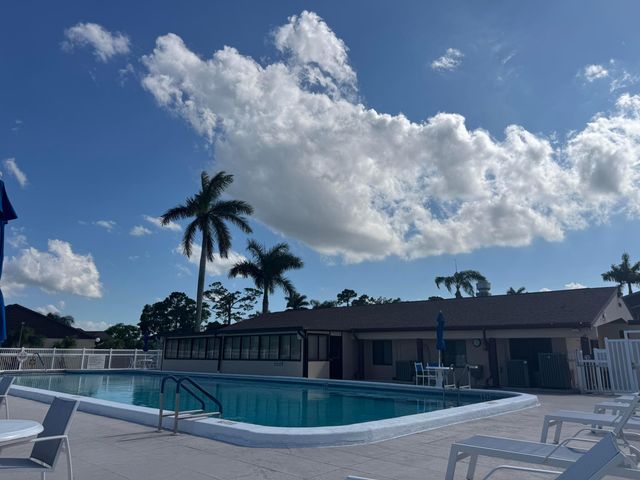 417 Pine Glen Lane C-2, Greenacres, FL 33463