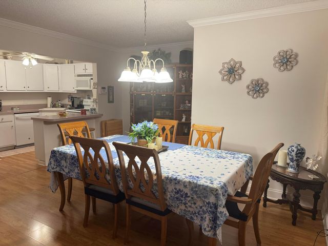 417 Pine Glen Lane C-2, Greenacres, FL 33463