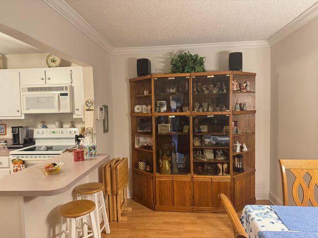 417 Pine Glen Lane C-2, Greenacres, FL 33463
