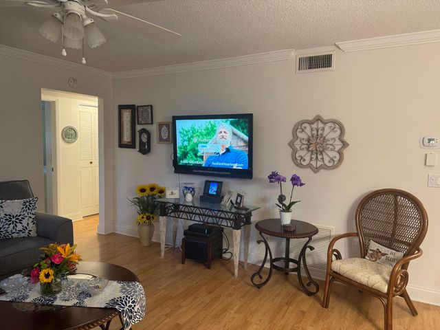 417 Pine Glen Lane C-2, Greenacres, FL 33463