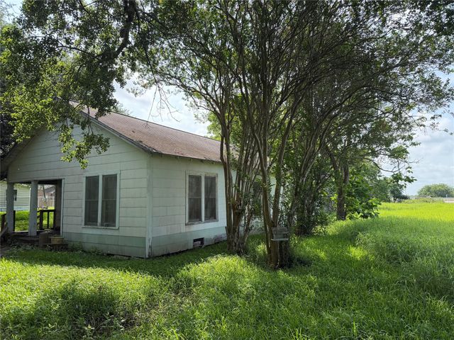 7615 Avenue J, Beasley, TX 77417