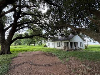 7615 Avenue J, Beasley, TX 77417
