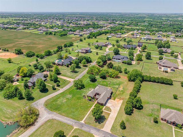 7025 Orchard View, Edmond, OK 73025