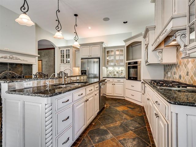 7025 Orchard View, Edmond, OK 73025