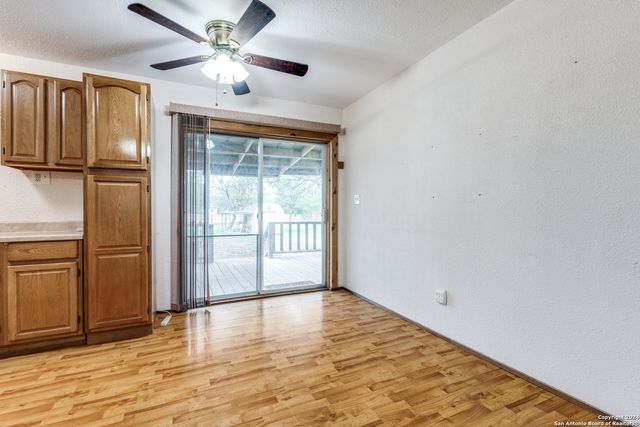 515 COUNTY ROAD 3821, San Antonio, TX 78253