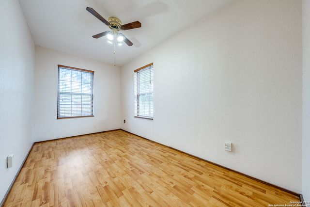 515 COUNTY ROAD 3821, San Antonio, TX 78253