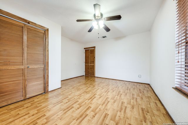 515 COUNTY ROAD 3821, San Antonio, TX 78253