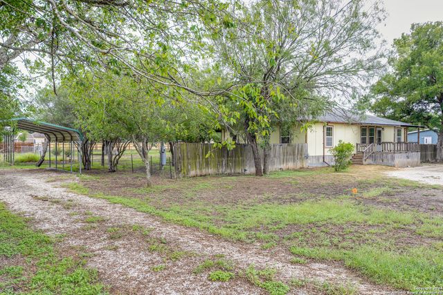 515 COUNTY ROAD 3821, San Antonio, TX 78253