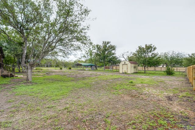 515 COUNTY ROAD 3821, San Antonio, TX 78253