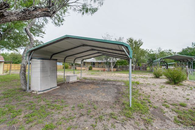 515 COUNTY ROAD 3821, San Antonio, TX 78253