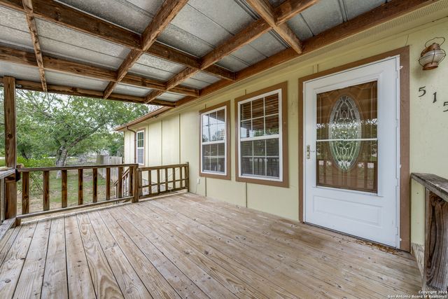 515 COUNTY ROAD 3821, San Antonio, TX 78253