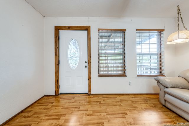 515 COUNTY ROAD 3821, San Antonio, TX 78253