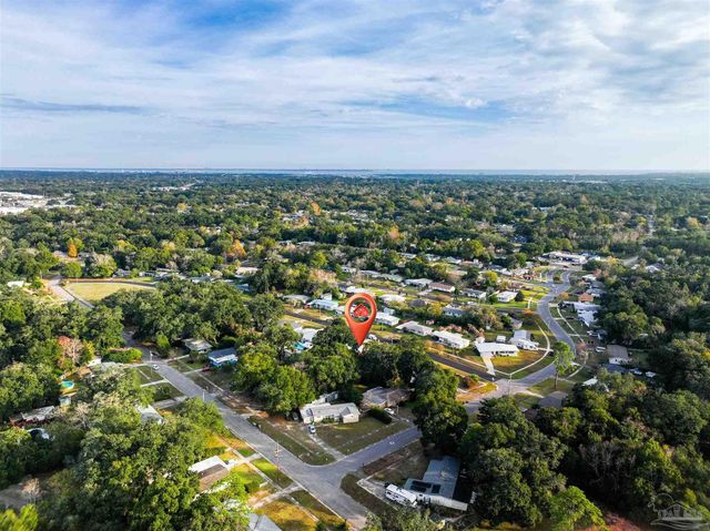 6 Gamwell Rd, Pensacola, FL 32506