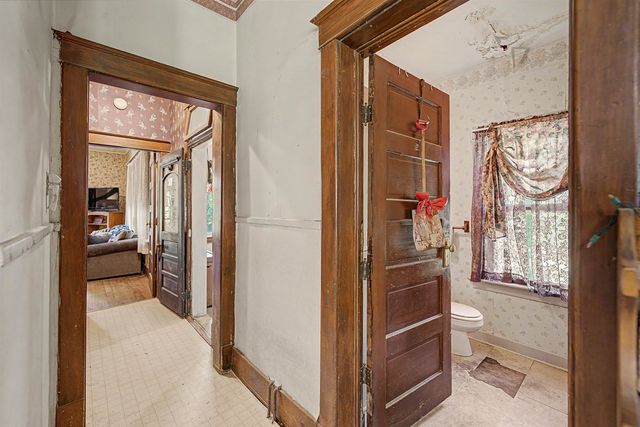 130 S Front St, Salina, KS 67401