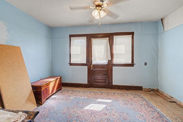 130 S Front St, Salina, KS 67401