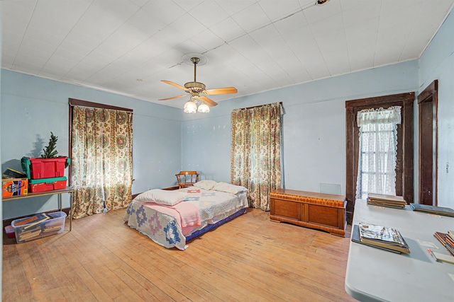 130 S Front St, Salina, KS 67401