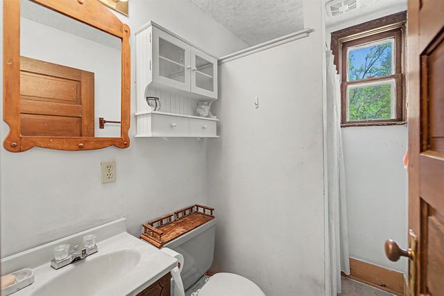 130 S Front St, Salina, KS 67401