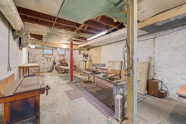 130 S Front St, Salina, KS 67401