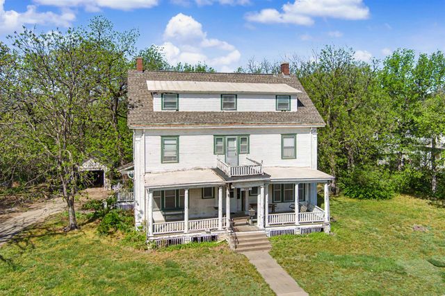 130 S Front St, Salina, KS 67401