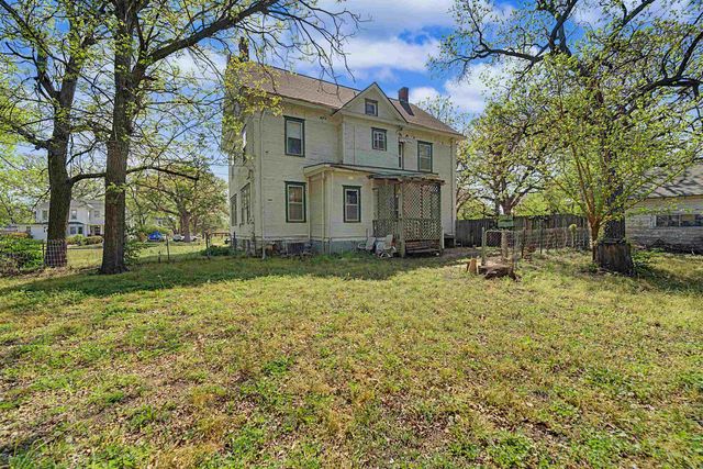 130 S Front St, Salina, KS 67401