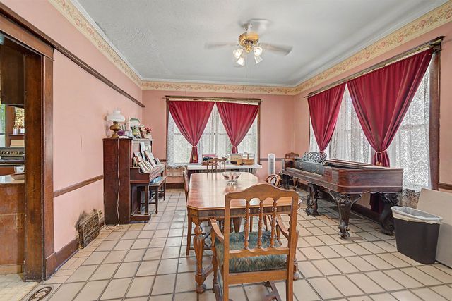 130 S Front St, Salina, KS 67401