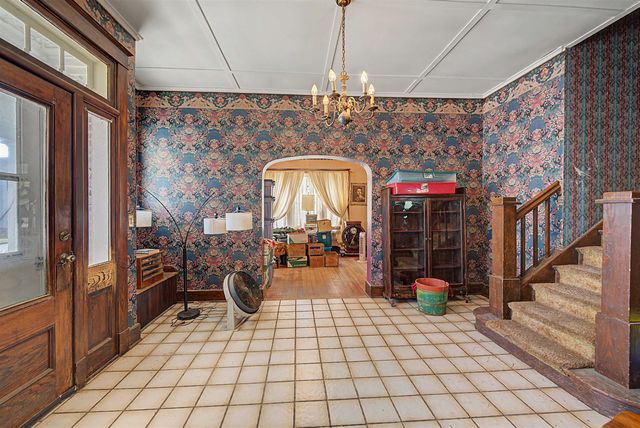 130 S Front St, Salina, KS 67401