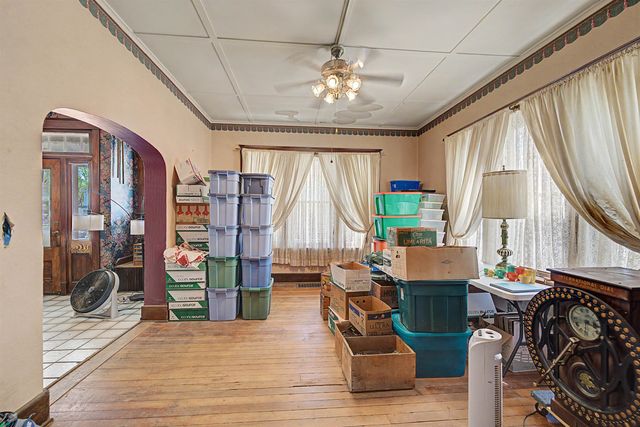 130 S Front St, Salina, KS 67401