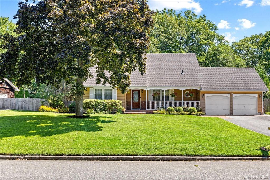 9 Charlemagne Drive, Nesconset, NY 11767 — exterior