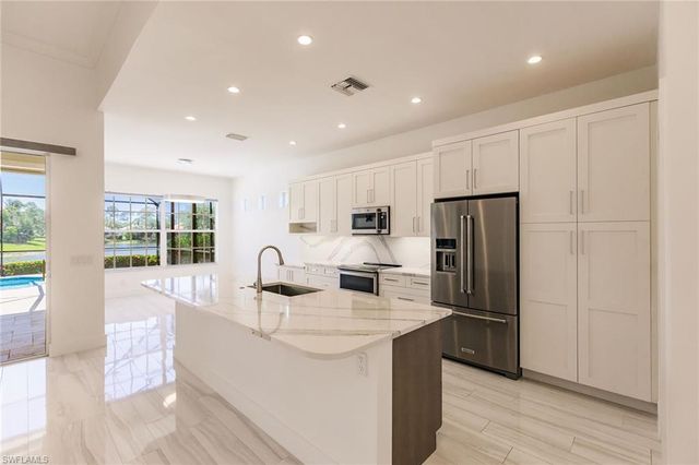 15950 Delasol LN, Naples, FL 34110