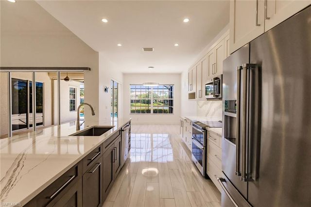 15950 Delasol LN, Naples, FL 34110