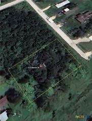 113 S Brazos Avenue, Bloomington, TX 77951