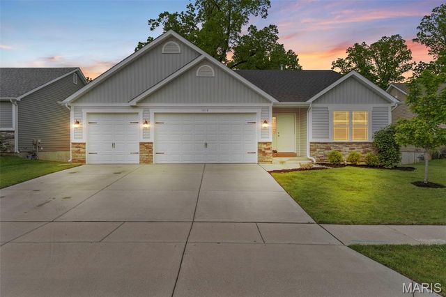 1010 Timber Bluff Drive, Wentzville, MO 63385