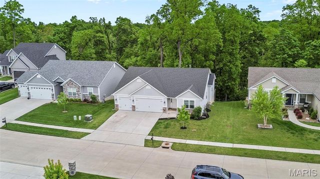 1010 Timber Bluff Drive, Wentzville, MO 63385