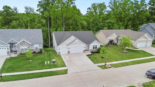 1010 Timber Bluff Drive, Wentzville, MO 63385