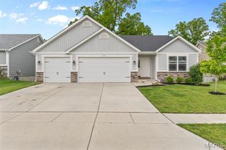 1010 Timber Bluff Drive, Wentzville, MO 63385