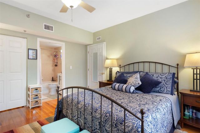 219 4TH AVENUE N 202, St Petersburg, FL 33701