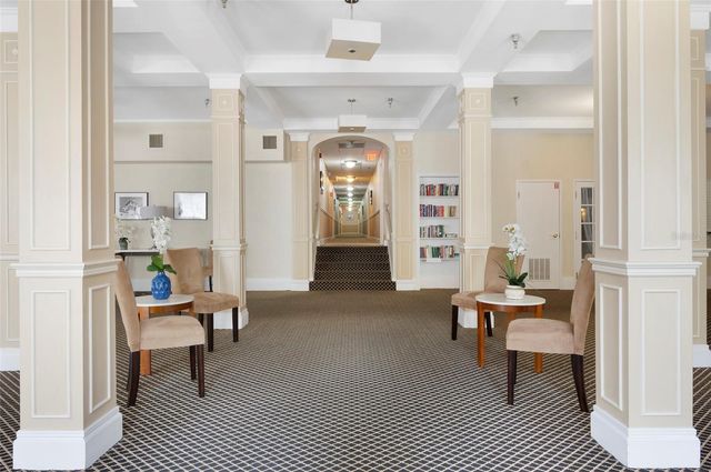 219 4TH AVENUE N 202, St Petersburg, FL 33701