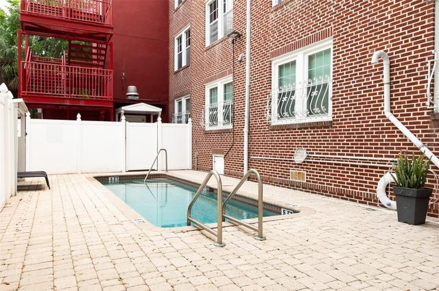 219 4TH AVENUE N 202, St Petersburg, FL 33701