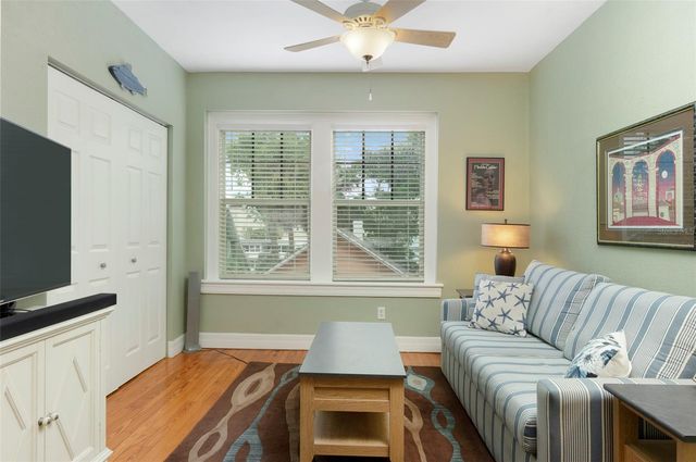 219 4TH AVENUE N 202, St Petersburg, FL 33701