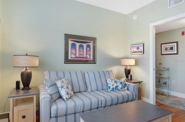 219 4TH AVENUE N 202, St Petersburg, FL 33701