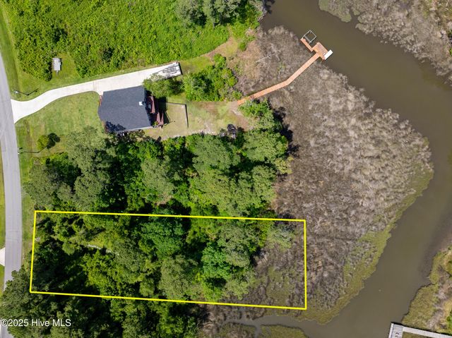 331 Chadwick Shores Drive, Sneads Ferry, NC 28460