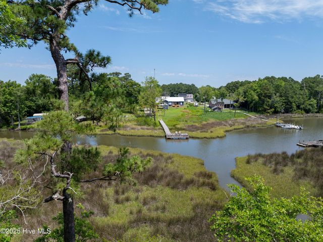 331 Chadwick Shores Drive, Sneads Ferry, NC 28460