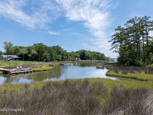 331 Chadwick Shores Drive, Sneads Ferry, NC 28460