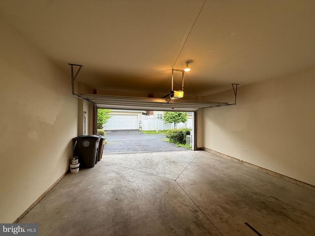 1127 GAITHER RD, Rockville, MD 20850