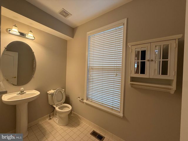 1127 GAITHER RD, Rockville, MD 20850